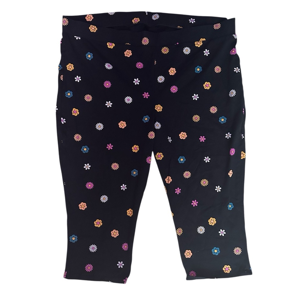 Torrid Black Floral Patterned Capri Leggings Size 5X - Picture 2 of 5